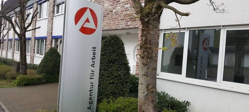 Etwas weniger Arbeitslose im Mai