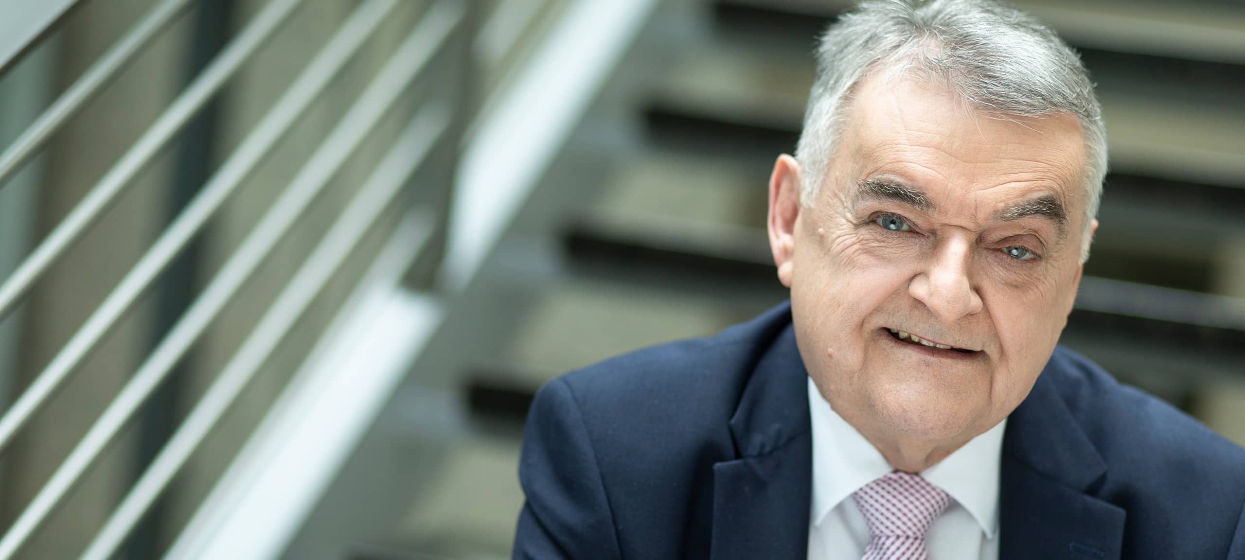 Reul: Ausspracheprobleme seit OP