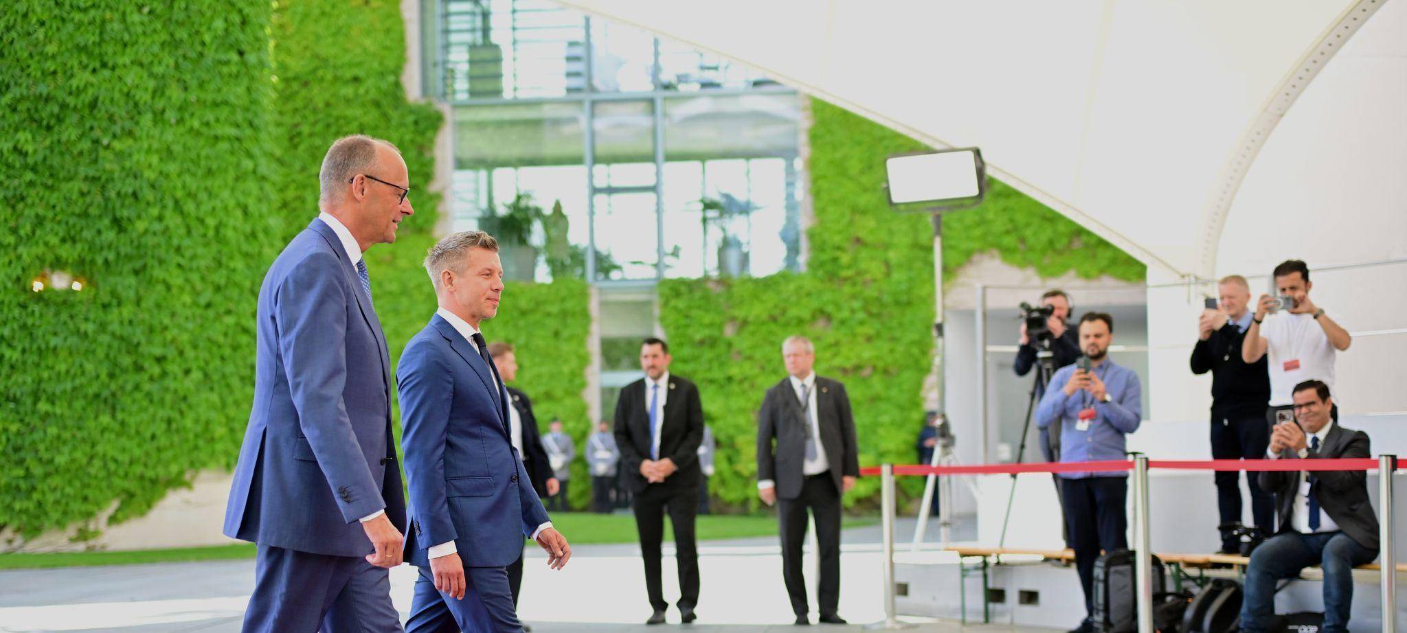 Ungarns Ministerpräsident Magyar in Berlin