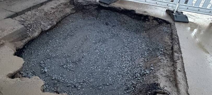 L84 nach Wasserrohrbruch für 14 Tage gesperrt