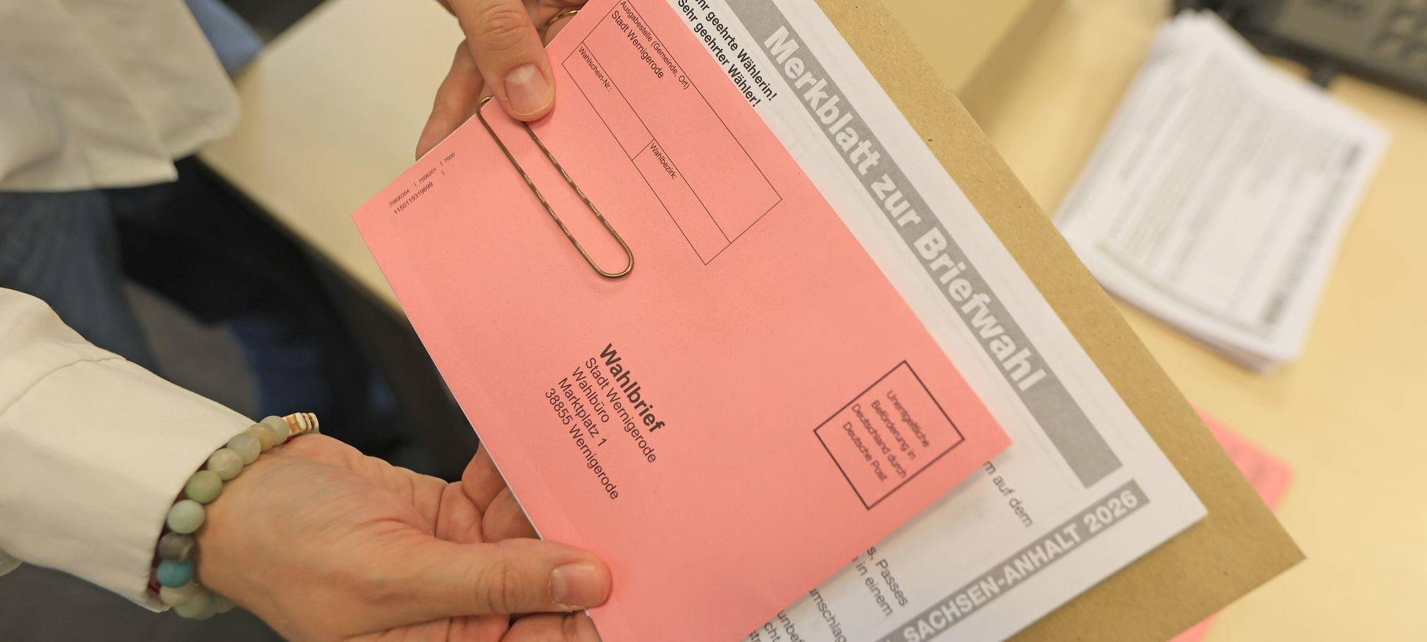 Vorbereitung für Briefwahl in Sachsen-Anhalt